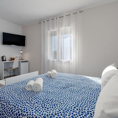 The White Building - Rooms Costermano Exteriör bild
