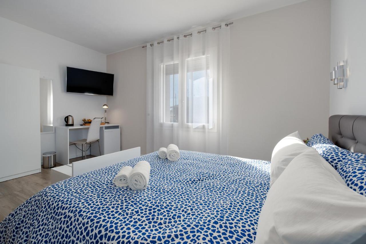 The White Building - Rooms Costermano Exteriör bild