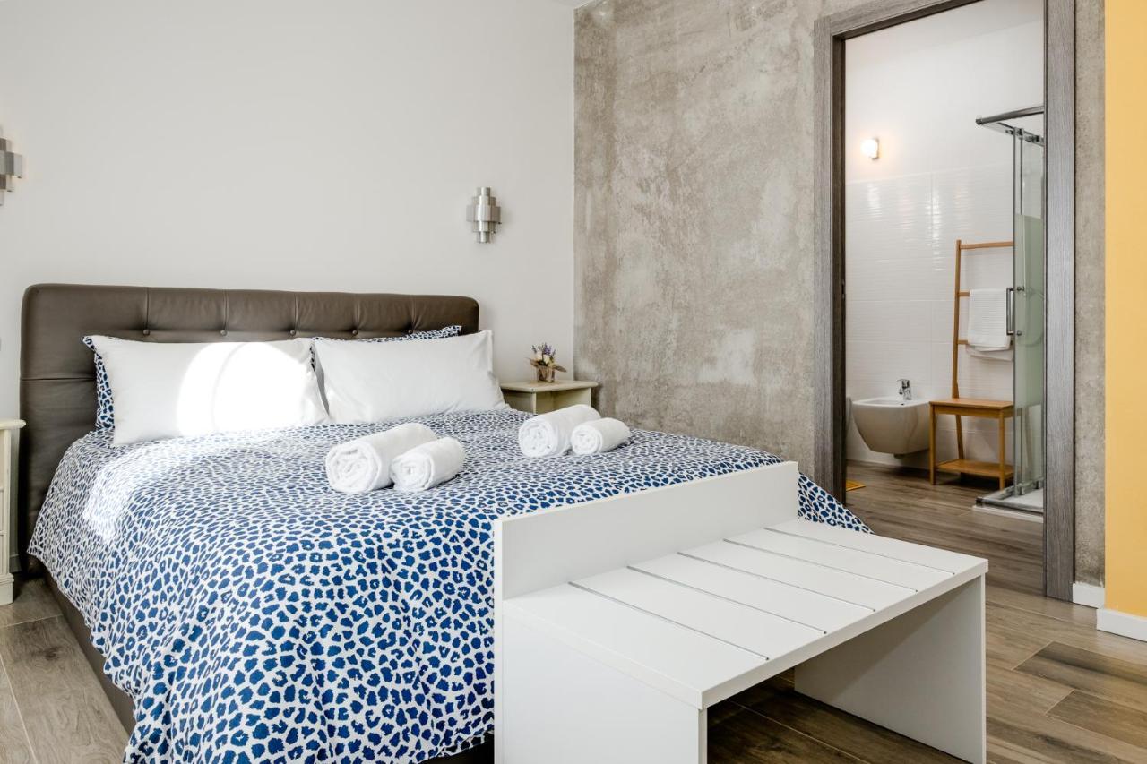 The White Building - Rooms Costermano Exteriör bild