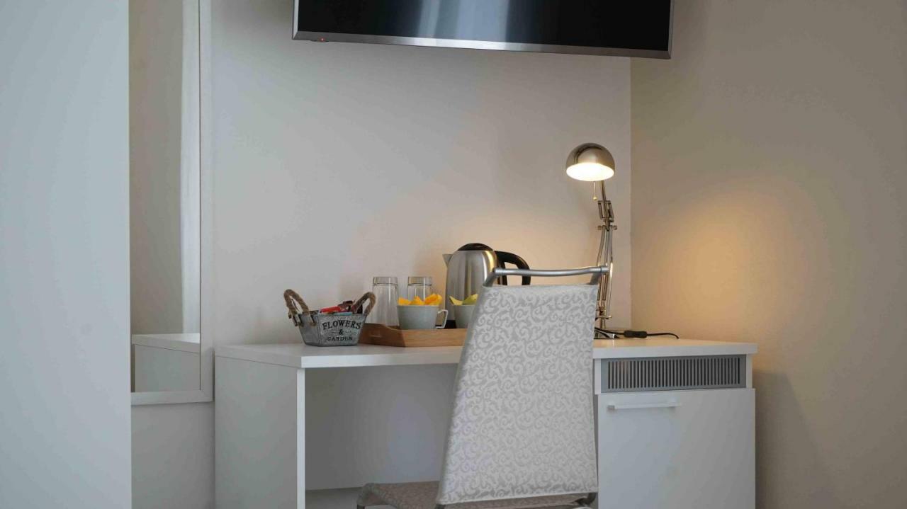 The White Building - Rooms Costermano Exteriör bild